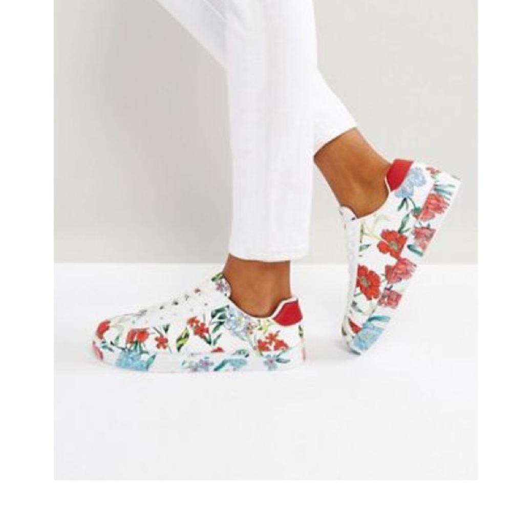 New Look Floral Printed Sneaker